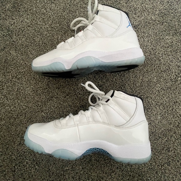 Jordan 11 Retro - Picture 4 of 7